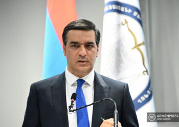 Арман Татоян считает грубейшей ошибкой рассматривать вопросы, связанные с границей, только с военно-политической точки зрения