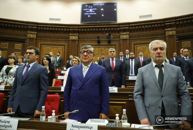Парламент Армении почтил минутой молчания память езидов, убитых террористической группировкой «Исламское государство»