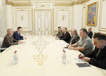 Никол Пашинян принял Станислава Зася