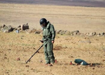 В Арцахе 3 сапера получили ранения в результате взрыва кассетной бомбы