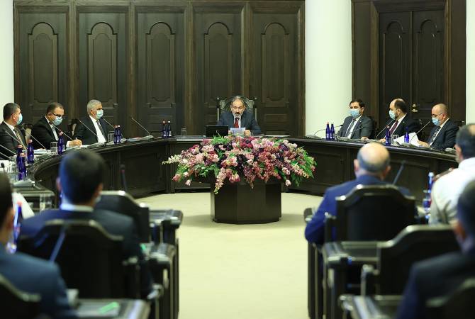 Никол Пашинян представил членам правительства план действий правительства РА
