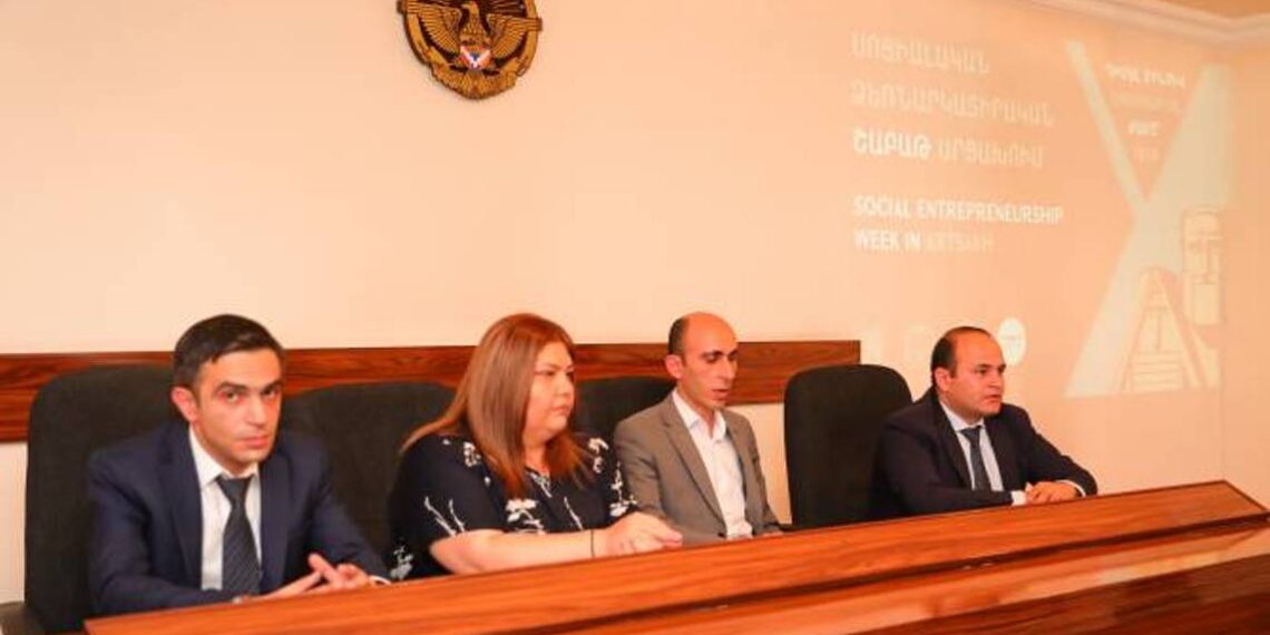 Госминистр Республики Арцах Артак Бегларян принял министра труда и социальных вопросов Армении