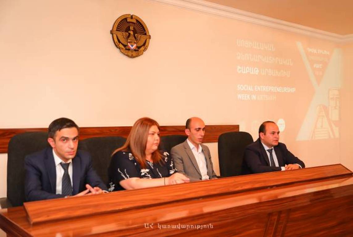 Госминистр Республики Арцах Артак Бегларян принял министра труда и социальных вопросов Армении