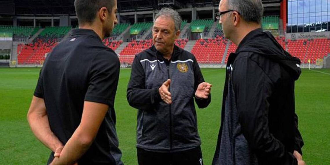 Хоакин Капарос и Генрих Мхитарян дадут пресс-конференцию перед матчем с Северной Македонией