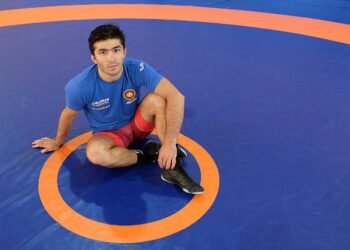 Карен Асланян проиграл, но пока может вернуться в борьбу