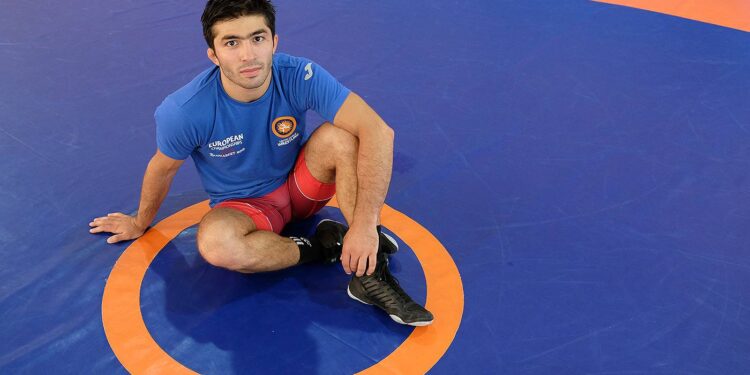 Карен Асланян проиграл, но пока может вернуться в борьбу