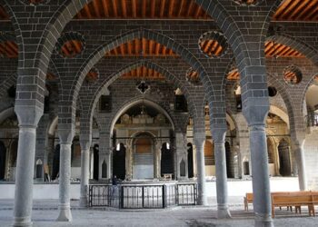 Армянская церковь в провинции Диярбекир переделена в библиотеку