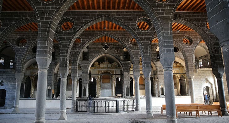 Армянская церковь в провинции Диярбекир переделена в библиотеку