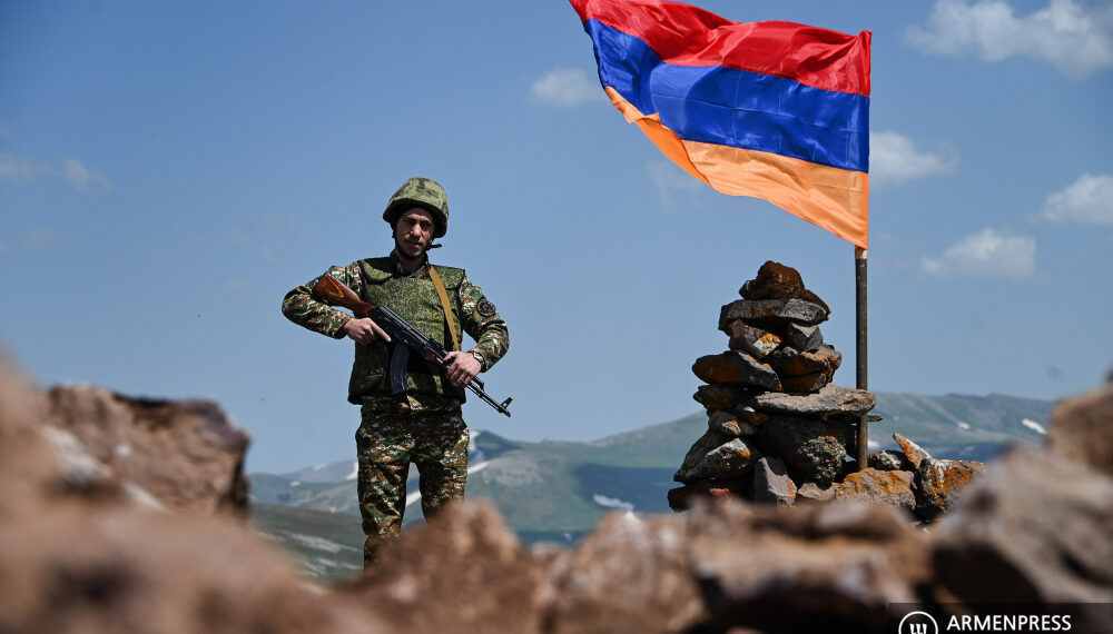 Правительство Армении предусматривает постепенный переход к профессиональной армии