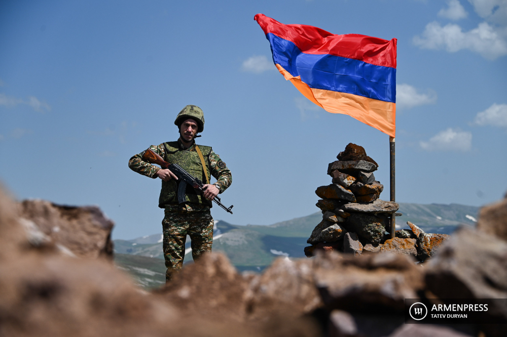 Правительство Армении предусматривает постепенный переход к профессиональной армии