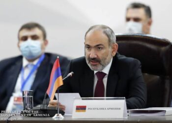 Пашинян подчеркнул необходимость развития общего рынка газа, нефти и нефтепродуктов в ЕАЭС