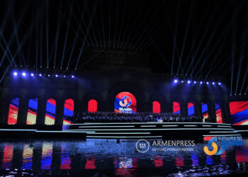 На площади Республики стартовало главное мероприятие Дня независимости