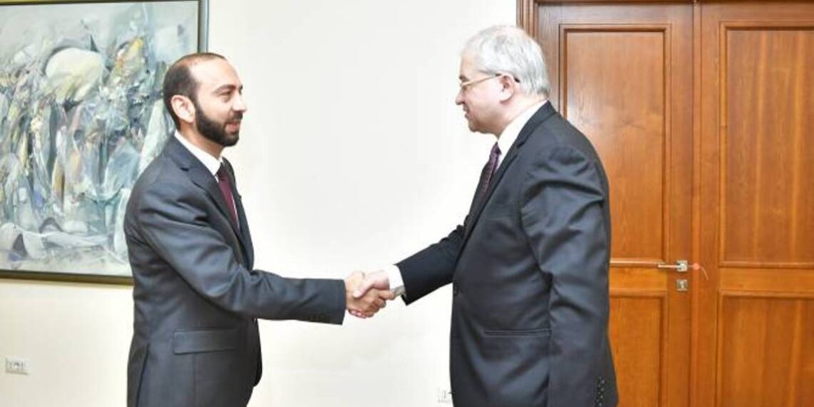 Арарат Мирзоян и Игорь Ховаев обсудили вопросы, касающиеся урегулирования карабахского конфликта