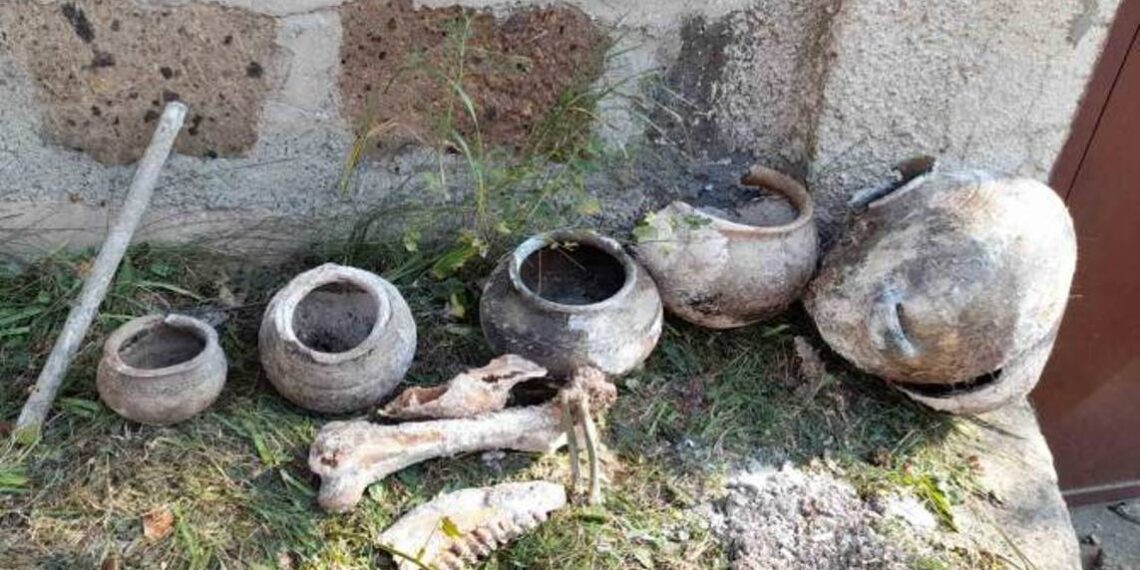 В Ванадзоре обнаружены могильники