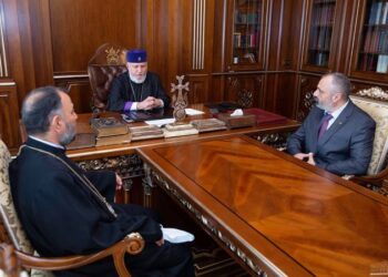 Давид Бабаян и Католикос Всех Армян обсудили послевоенную ситуацию в Арцахе