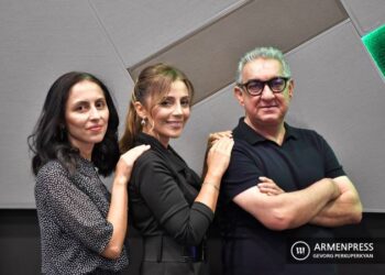 Певица Сибил песней «Молитва Авроры» призывает мир к миру и справедливости