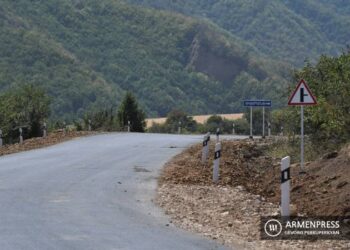 В НС Армении проведут закрытое заседание по ситуации на дороге Горис-Капан