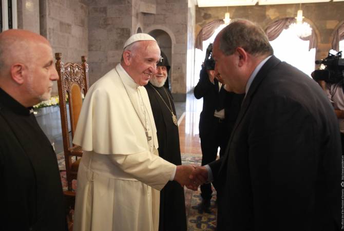 Папа Римский Франциск направил президенту Армении Армену Саргсяну поздравительное послание