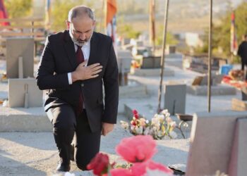 Премьер-министр Армении почтил память героев, погибших в 44-дневной войне