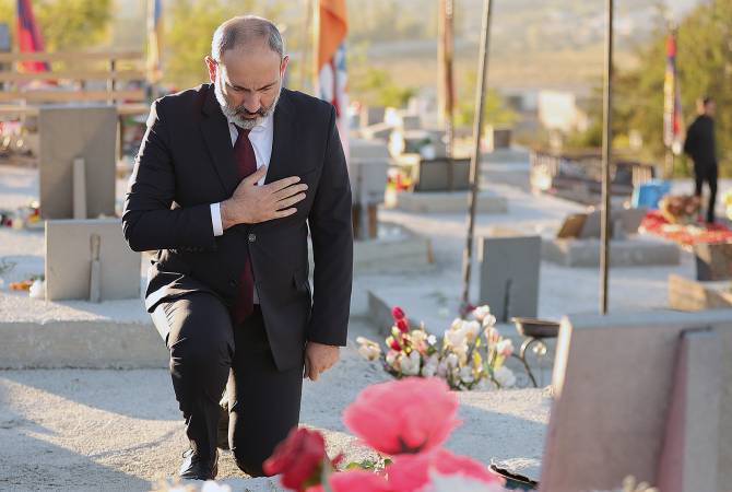 Премьер-министр Армении почтил память героев, погибших в 44-дневной войне