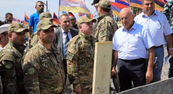 Аршак Карапетян в Ераблуре почтил память жертв 44-дневной Арцахской войны