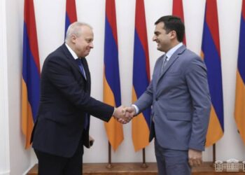 Акоп Аршакян и посол РФ в Армении обсудили вопрос мирного урегулирования карабахского конфликта