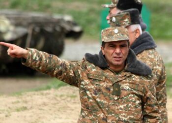 Араик Арутюнян не подписывал заявления об отставке командующего Армией обороны