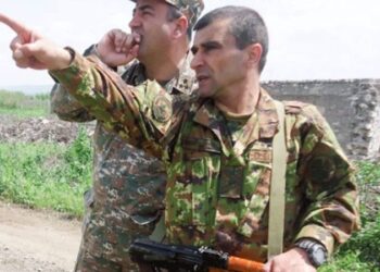 Kомандующий Армией обороны Арцаха от должности