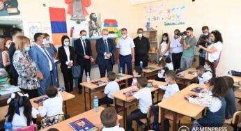 Министр образования, науки, культуры и спорта поздравил учителей с профессиональным праздником