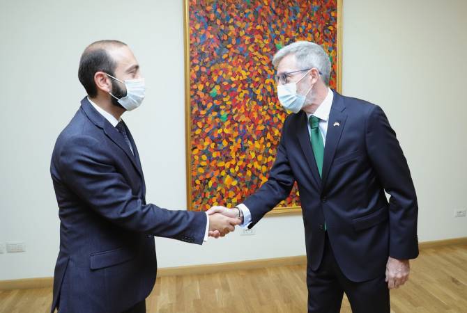 Арарат Мирзоян и посол Швеции в Армении обсудили вопросы региональной безопасности