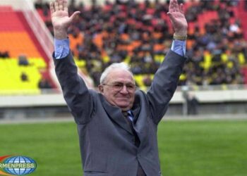 Никита Симонян празднует свое 95-летие