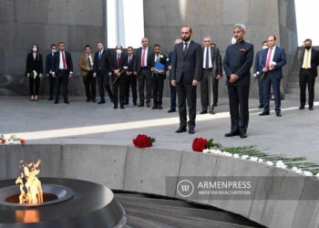 Глава МИД Индии Субраманьям Джайшанкар почтил память жертв Геноцида армян