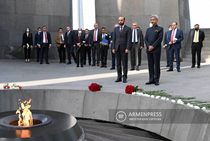 Глава МИД Индии Субраманьям Джайшанкар почтил память жертв Геноцида армян