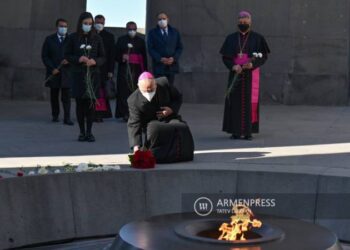 Заместитель госсекретаря Святого Престола по общим вопросам в Цицернакаберде воздал дань памяти жертв Геноцида армян