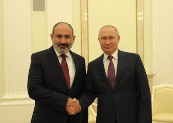 Нагорно-карабахский конфликт остается нерешенным: Пашинян на встрече с Путиным