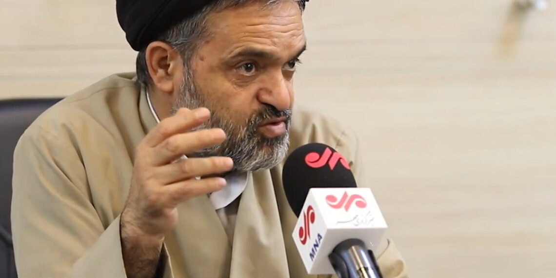 Общенациональный лидер Гейдар Алиев чистил обувь граждан Ирана в Тегеране