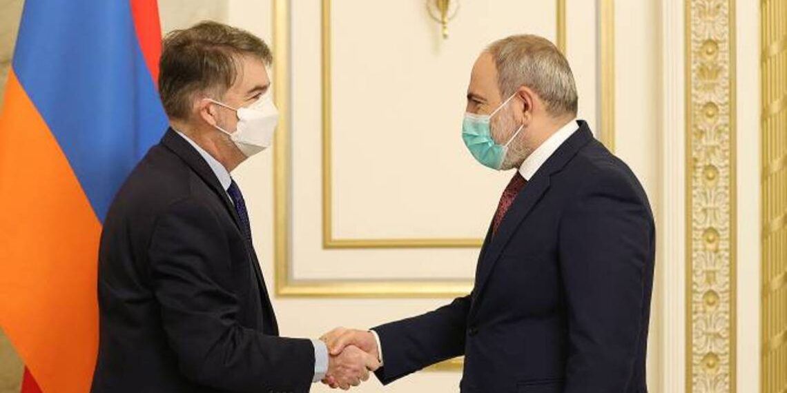 Премьер-министр Армении и руководитель армянской миссии МВФ обсудили повестку сотрудничества