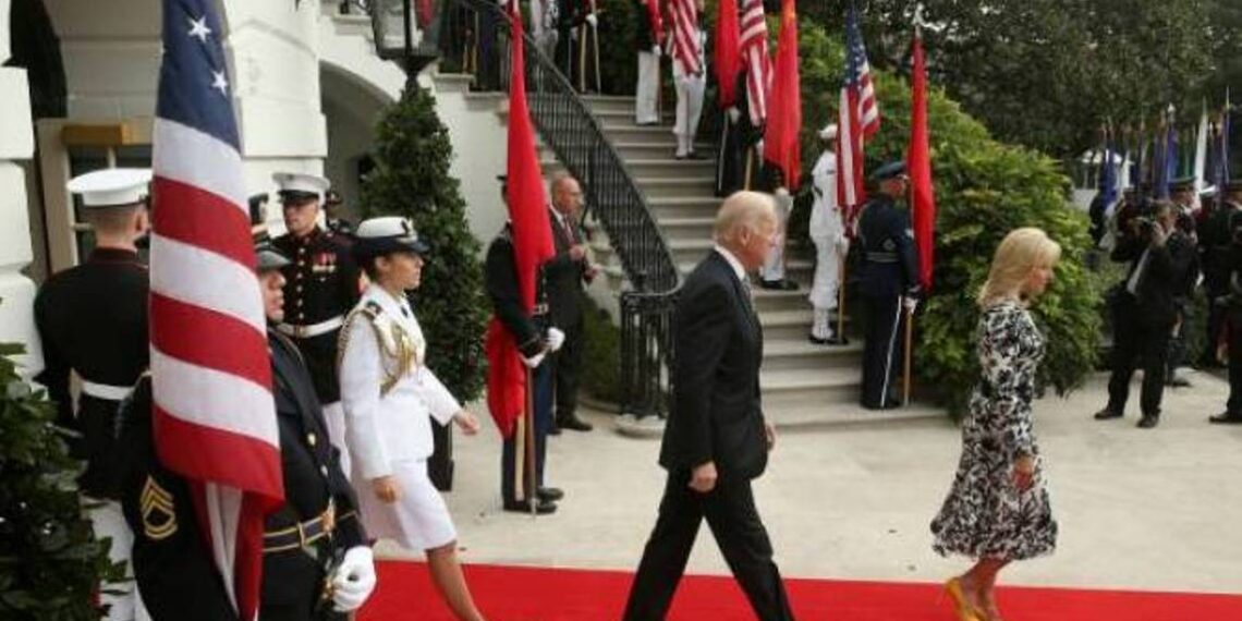 Армения, в отличие от Турции и Азербайджана, приглашена на саммит демократии в США: Politiko