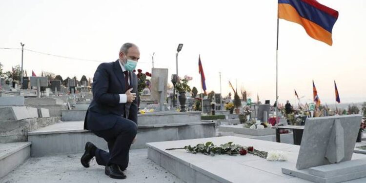 Премьер-министр Армении в военном пантеоне «Ераблур» почтил память погибших в 44- дневной войне