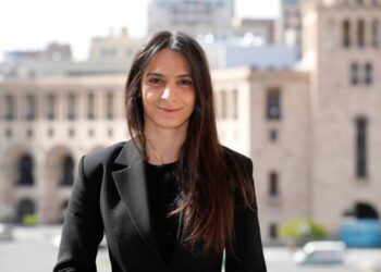 Мане Геворкян освобождена с должности пресс-секретаря премьер-министра Армении