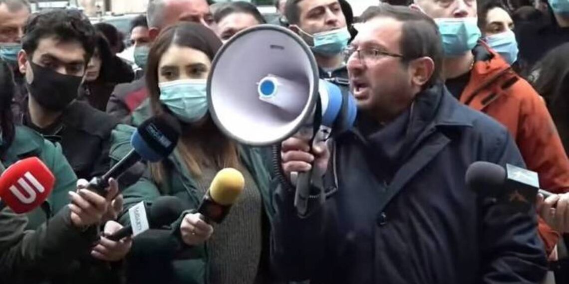 В Ереване проводится акция протеста против установления азербайджанских таможенных пунктов на автодороге Горис-Капан