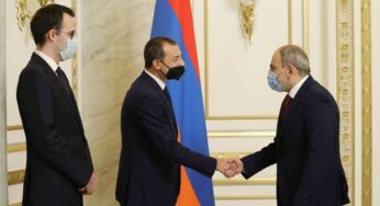 Никол Пашинян принял посла Италии в Армении