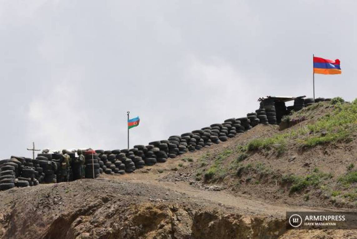 Азербайджан с бронетехникой проник на территорию Армении и покинул ее в результате переговоров