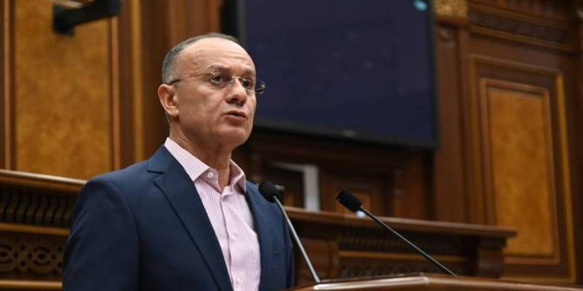 Оппозиция бойкотирует работу очередного заседания Национального собрания