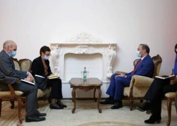 Армен Григорян и посол Франции в Армении обсудили ситуацию, сложившуюся вследствие нападения Азербайджана на Армению