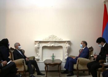 Секретарь Совбеза Армении и посол Ирана обсудили ситуацию на армяно- азербайджанской границе