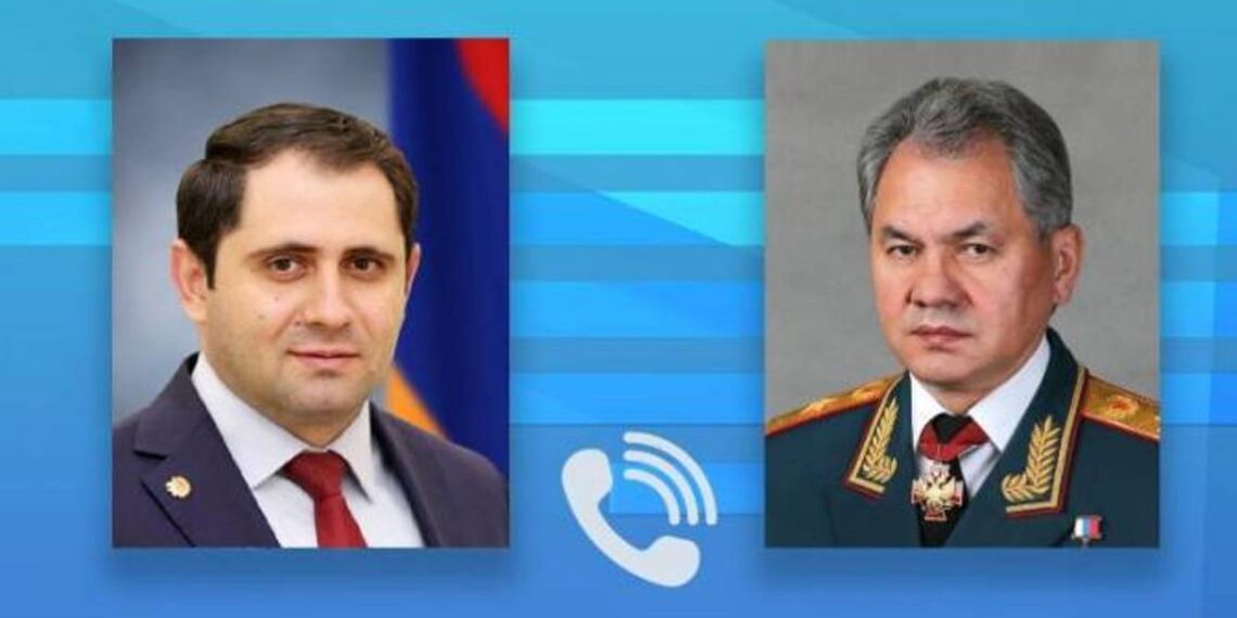 Министры обороны Армении и РФ обсудили провокации Азербайджана на границе с Арменией