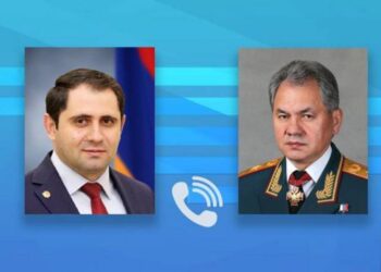 Министры обороны Армении и РФ обсудили провокации Азербайджана на границе с Арменией