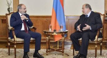 Президент Армении обсудил с премьером сложившуюся вследствие азербайджанской военной агрессии ситуацию на границах