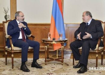 Президент Армении обсудил с премьером сложившуюся вследствие азербайджанской военной агрессии ситуацию на границах